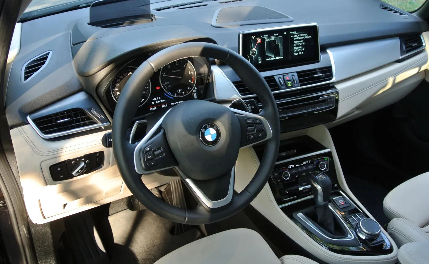 9387705-bmw-serii-2-gran-tourer.jpg