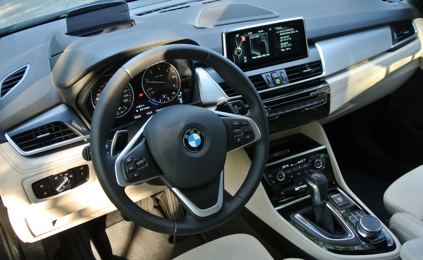 9394192-bmw-serii-2-gran-tourer.jpg