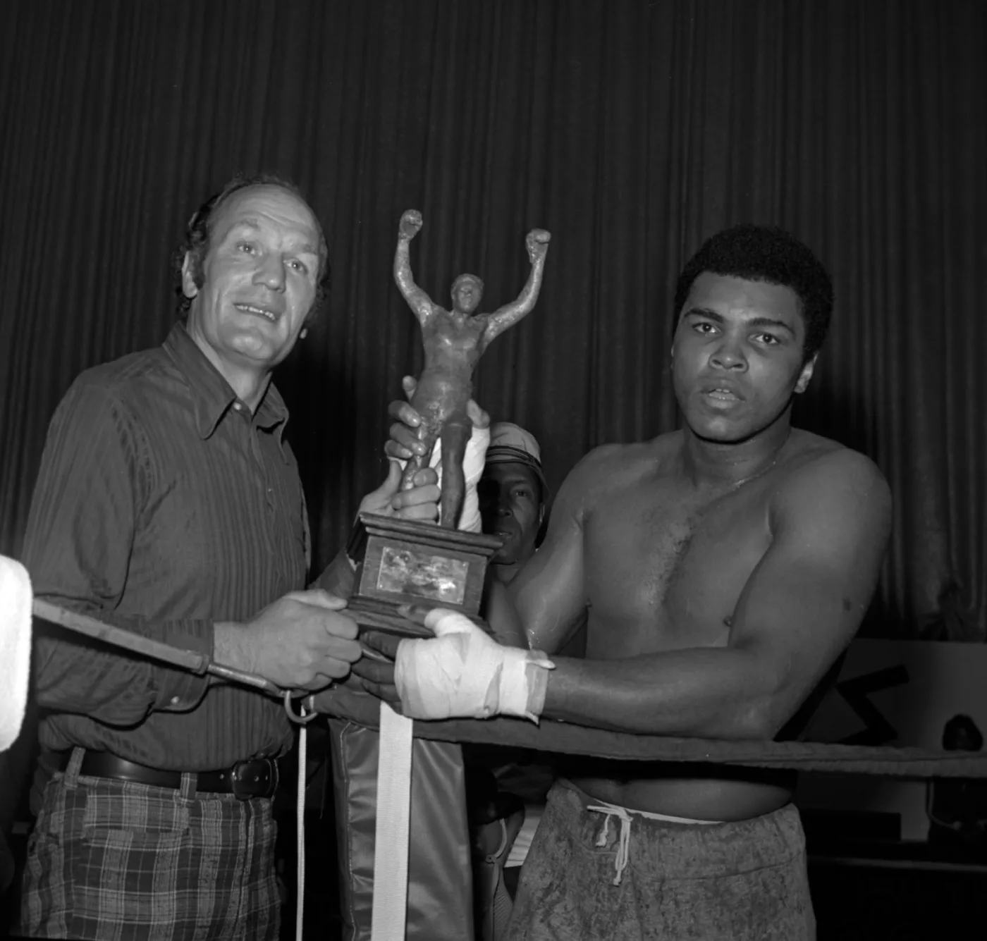 9117977-muhammad-ali-nie-zyje.jpg