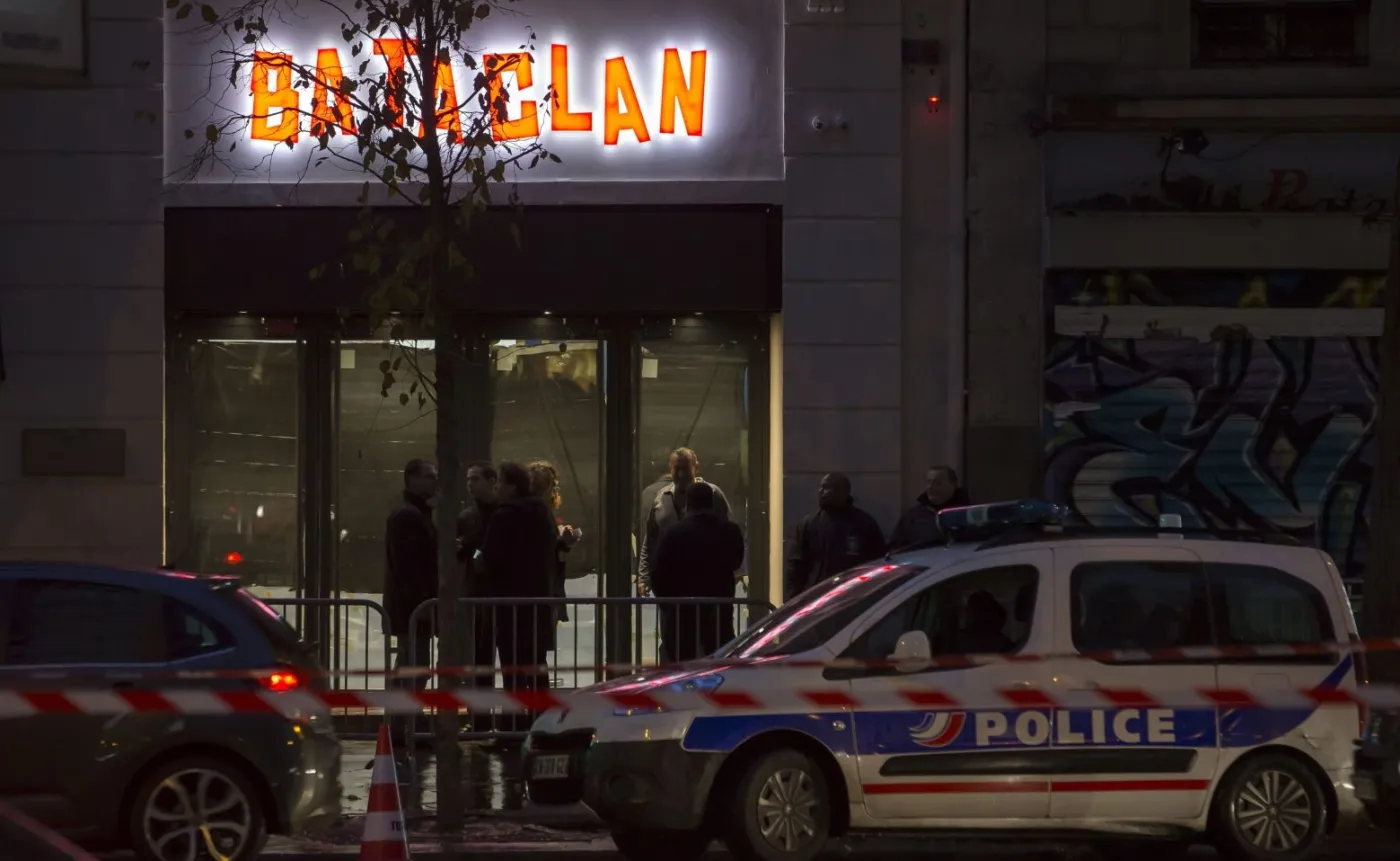 Otwarcie klubu Bataclan po zamachu. Dyrekcja wyprosiła muzyków z Eagles of Death Metal