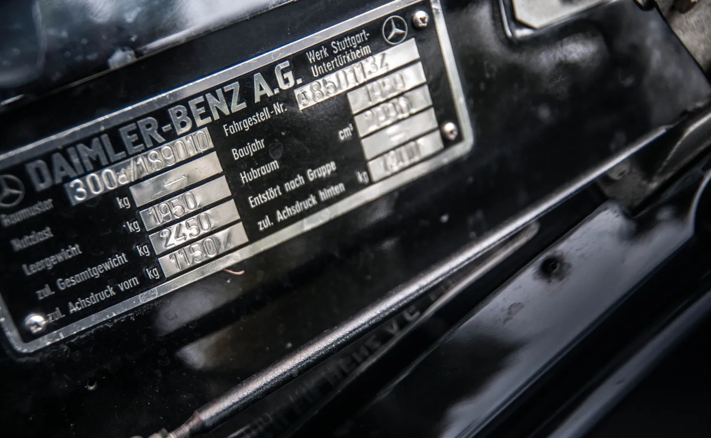 Mercedes 300d Adenauer wart fortunę odnaleziony. A jeździł nim Gierek, Cyrankiewicz i Gomułka