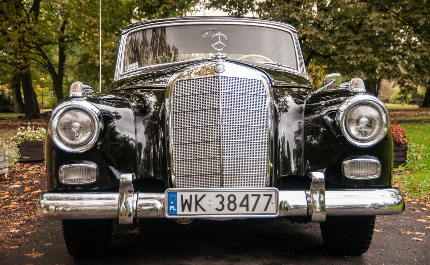 9697171-mercedes-300d-adenauer.jpg