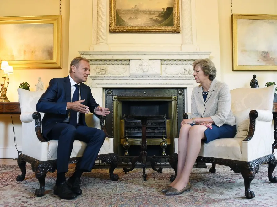 9431544-theresa-may-donald-tusk.jpg