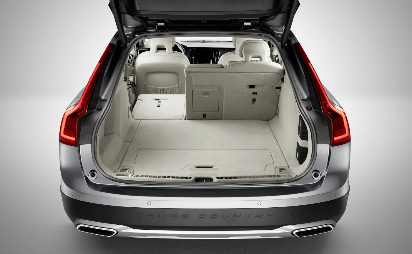 9449446-volvo-v90-cross-country.jpg