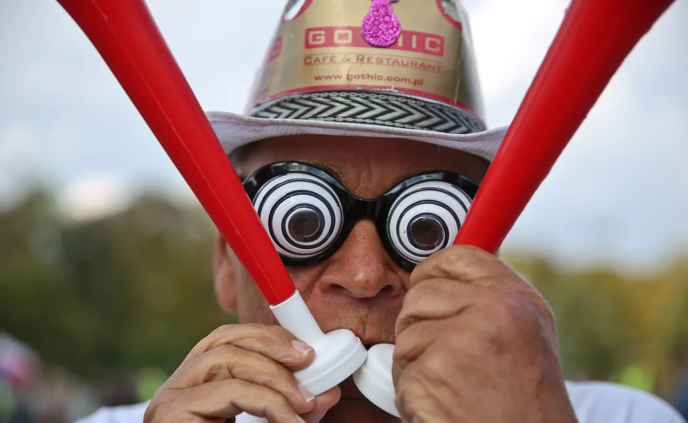 "Syci, leniwi i wygodni. Póki wpływy na konto się zgadzają, nie zaryzykujemy, by bronić demokracji"