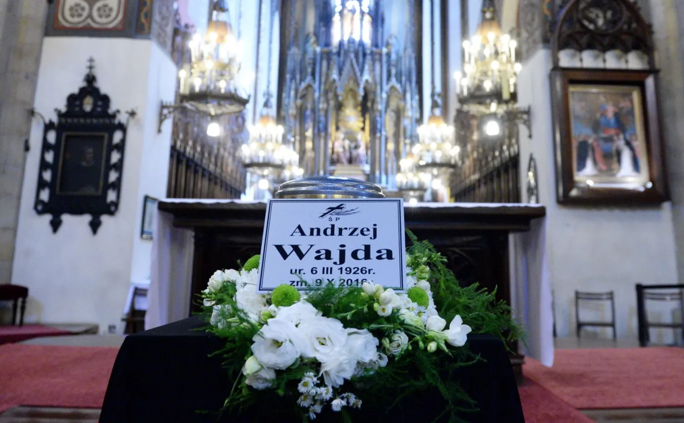 9544997-pogrzeb-andrzeja-wajdy.jpg