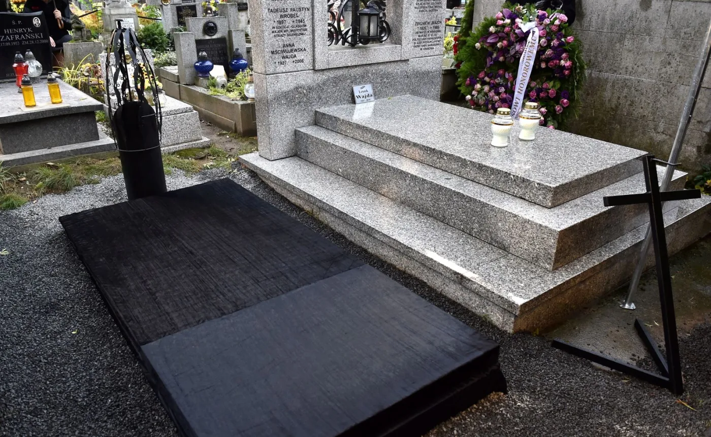 9545061-pogrzeb-andrzeja-wajdy.jpg