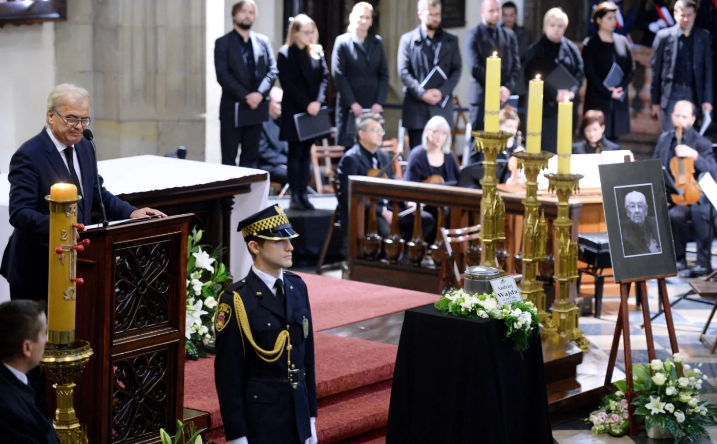 9545093-pogrzeb-andrzeja-wajdy.jpg