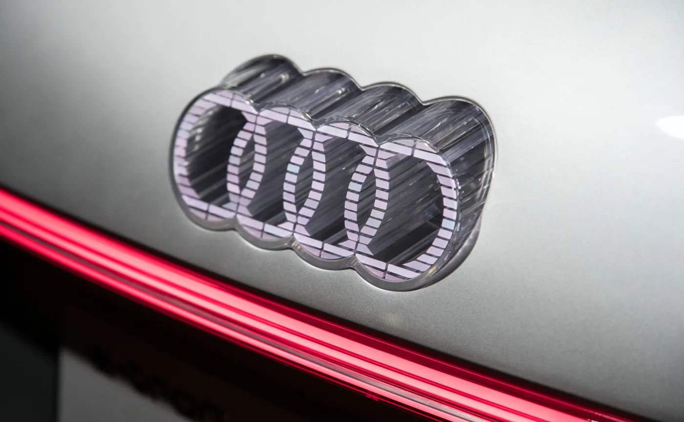 10075654-audi-e-tron-sportback.jpg