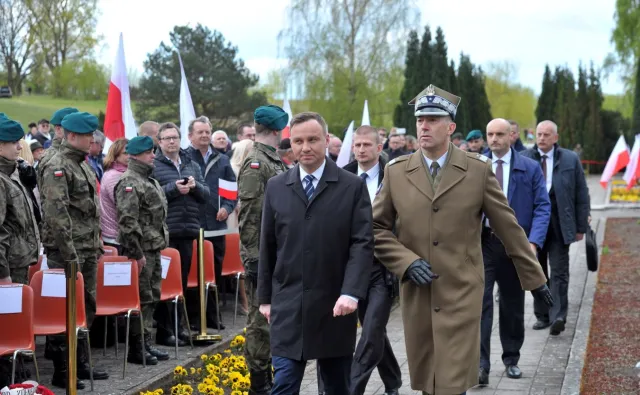 Prezydent Duda: Nie wolno w żaden sposób dzielić tych, którzy polegli za ojczyznę