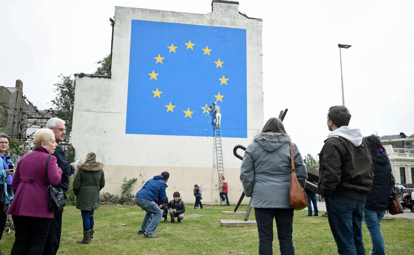 Brexit według Banksy'ego. Nowy mural legendy street artu [GALERIA]