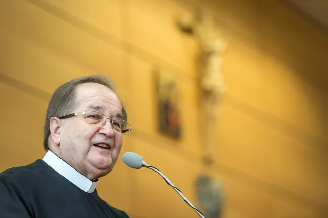 Ojciec Rydzyk: Platforma i Nowoczesna kłamią o finansach Radia Maryja