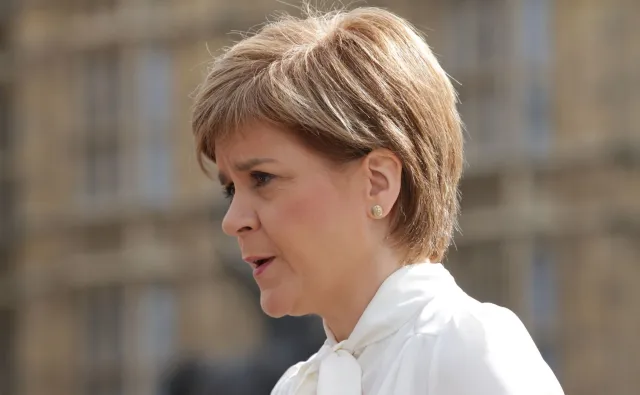 May zapowiada "twardy Brexit". Premier Szkocji w odpowiedzi sugeruje referendum niepodległościowe