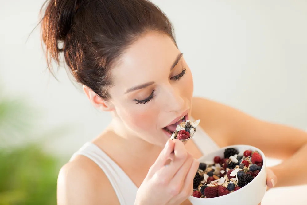 Posiłek nie do przecenienia: TO cię przekona, że warto jeść śniadania