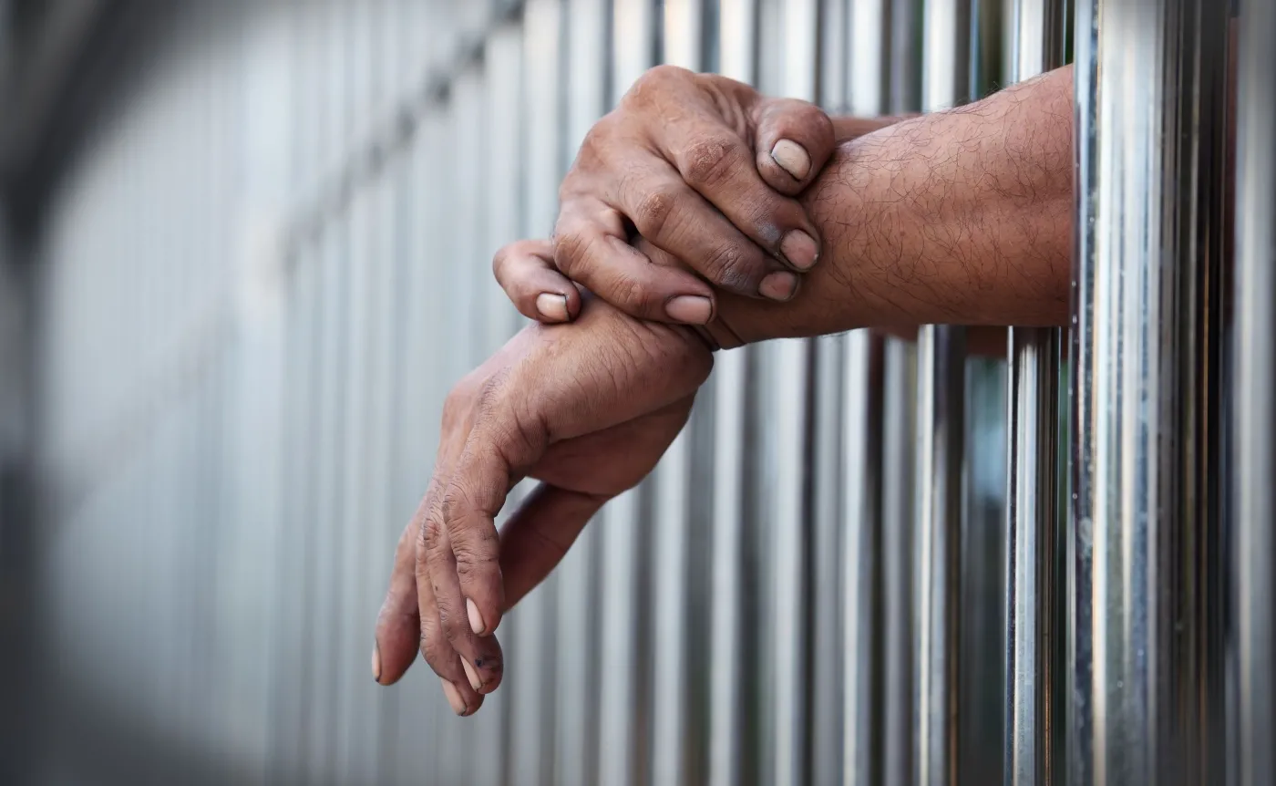 Mężczyzna w więzieniu