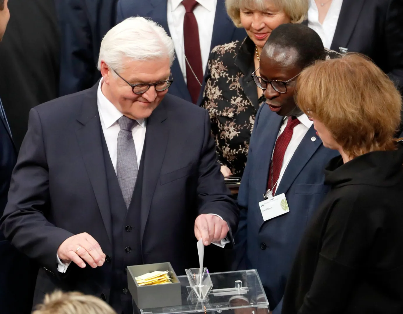 9874665-frank-walter-steinmeier.jpg