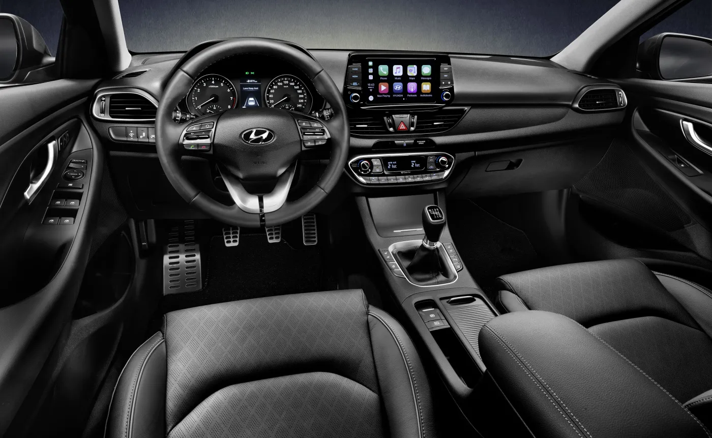 10306798-hyundai-i30-fastback.jpg