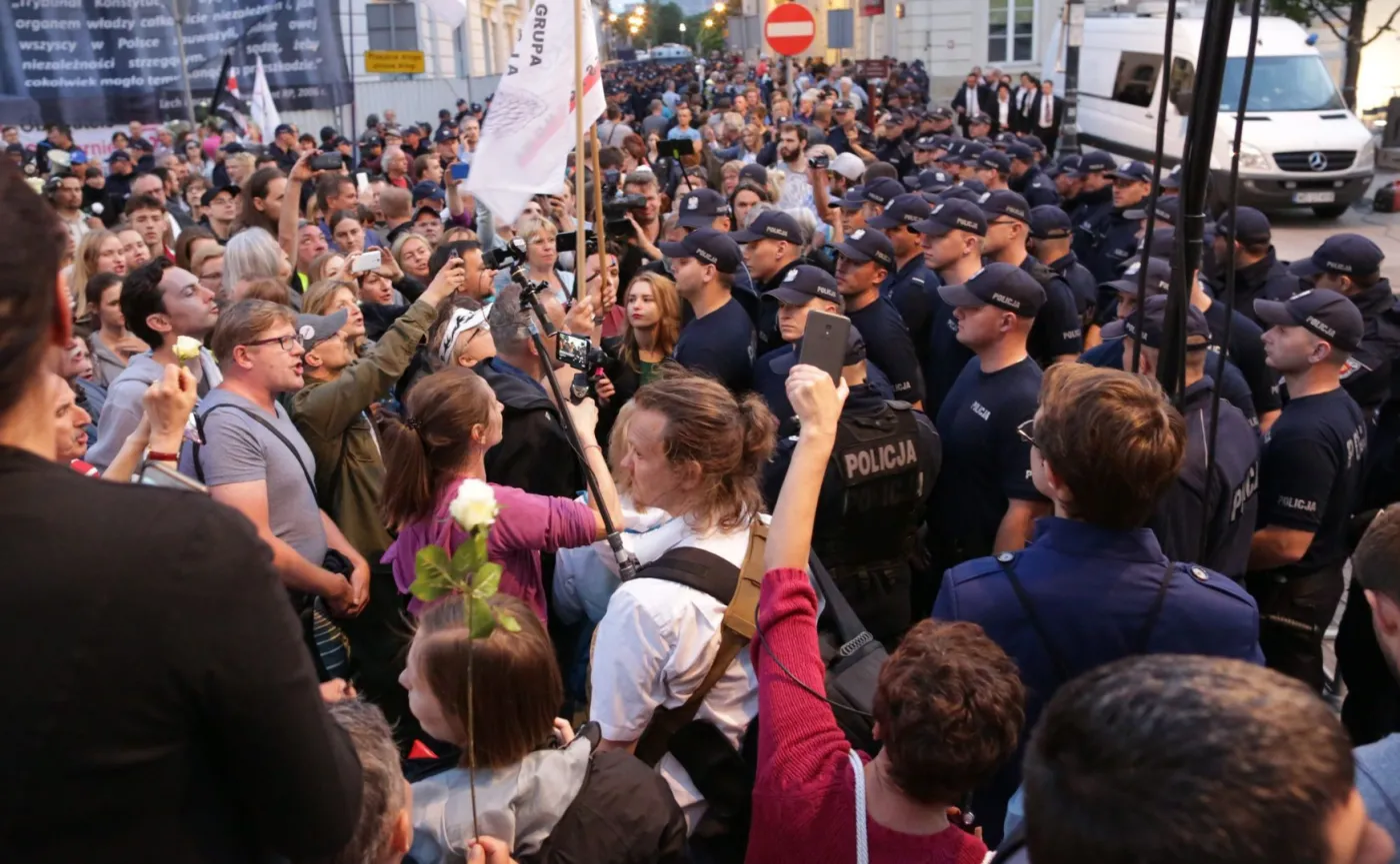 Apel części rodzin ofiar katastrofy smoleńskiej: Nie musimy walczmy ze sobą