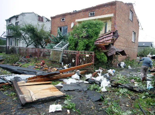 Na jakie formy wsparcia od państwa mogą liczyć osoby poszkodowane w wyniku nawałnic