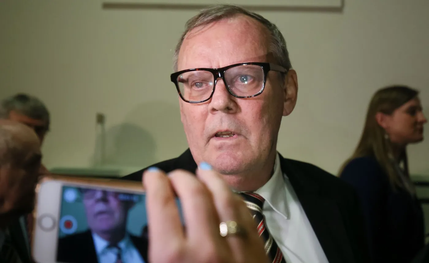 Tv Republika publikuje dokumenty: Berczyński, Misiewicz i Nowaczyk byli upoważnieni do dostępu do tajemnic