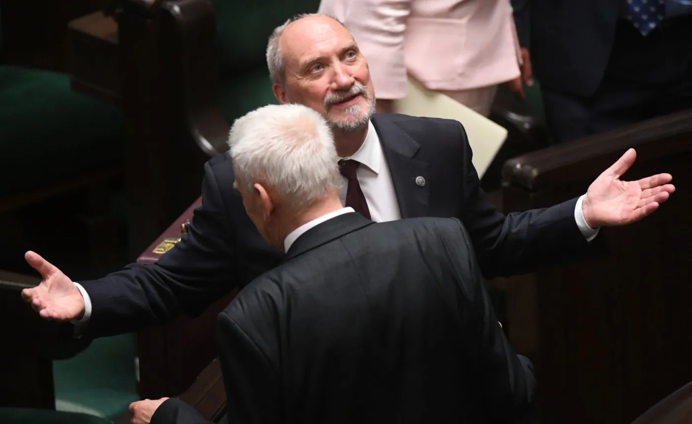 Macierewicz obroniony