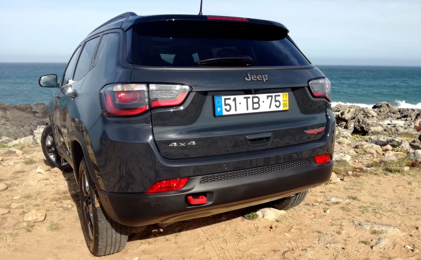 10269488-jeep-compass-trailhawk.jpg