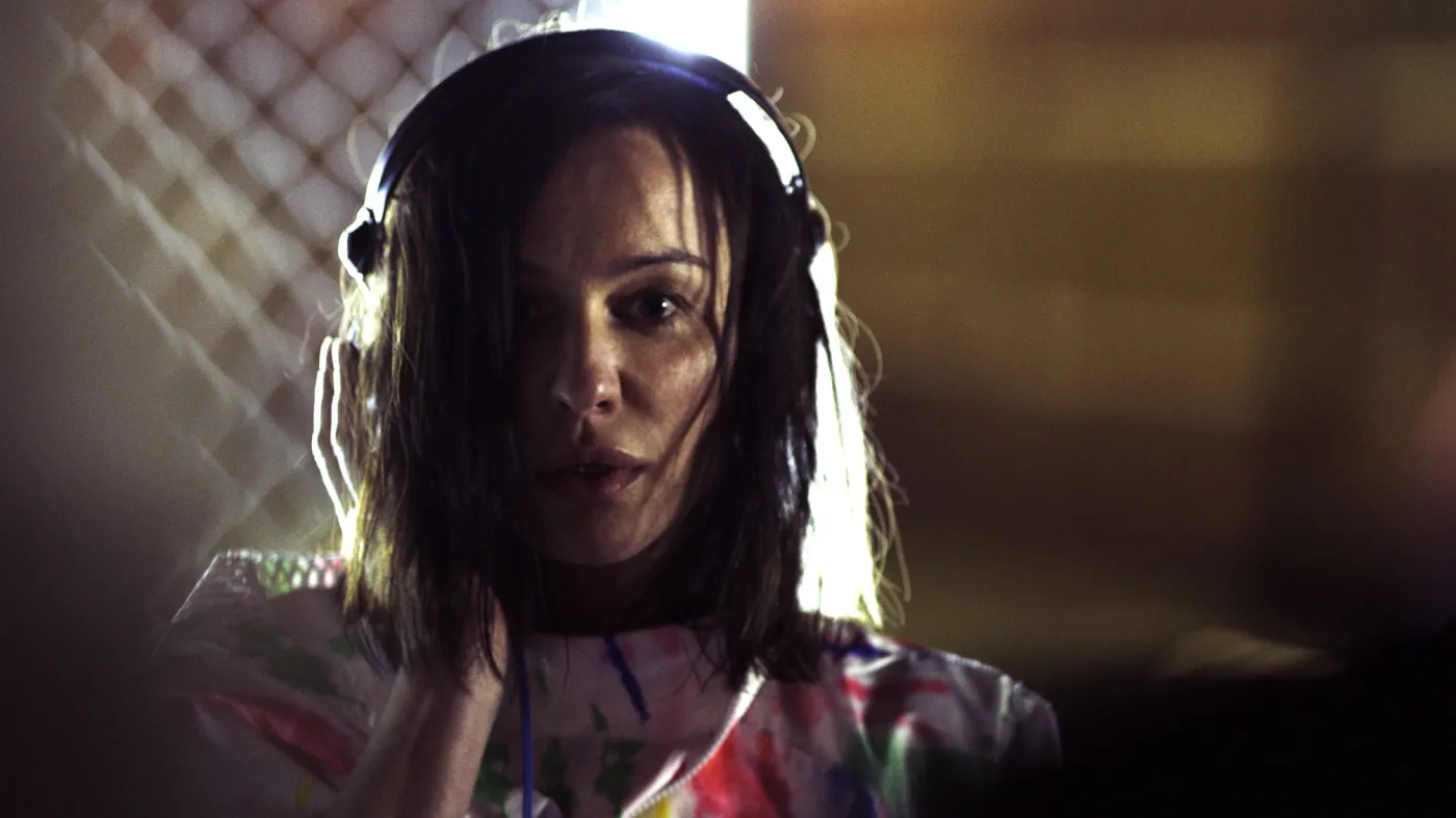 Maja irsch w filmie "DJ"