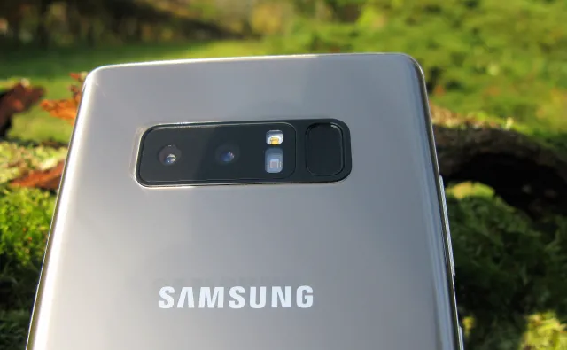 Wreszcie nadciąga rewolucja. Samsung obiecuje smartfony z wyginanymi ekranami