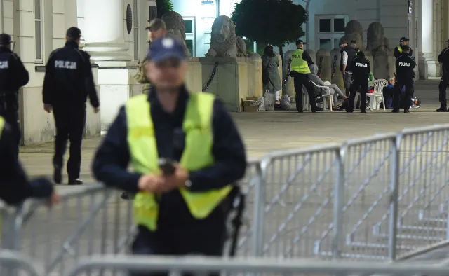 RPO zapytał o karanie za okrzyki "Lech Wałęsa". Policja uważa, że to wykroczenie