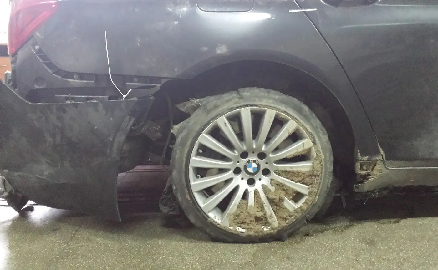 Biegli: Przyczyną wypadku prezydenckiej limuzyny był przedmiot leżący na drodze