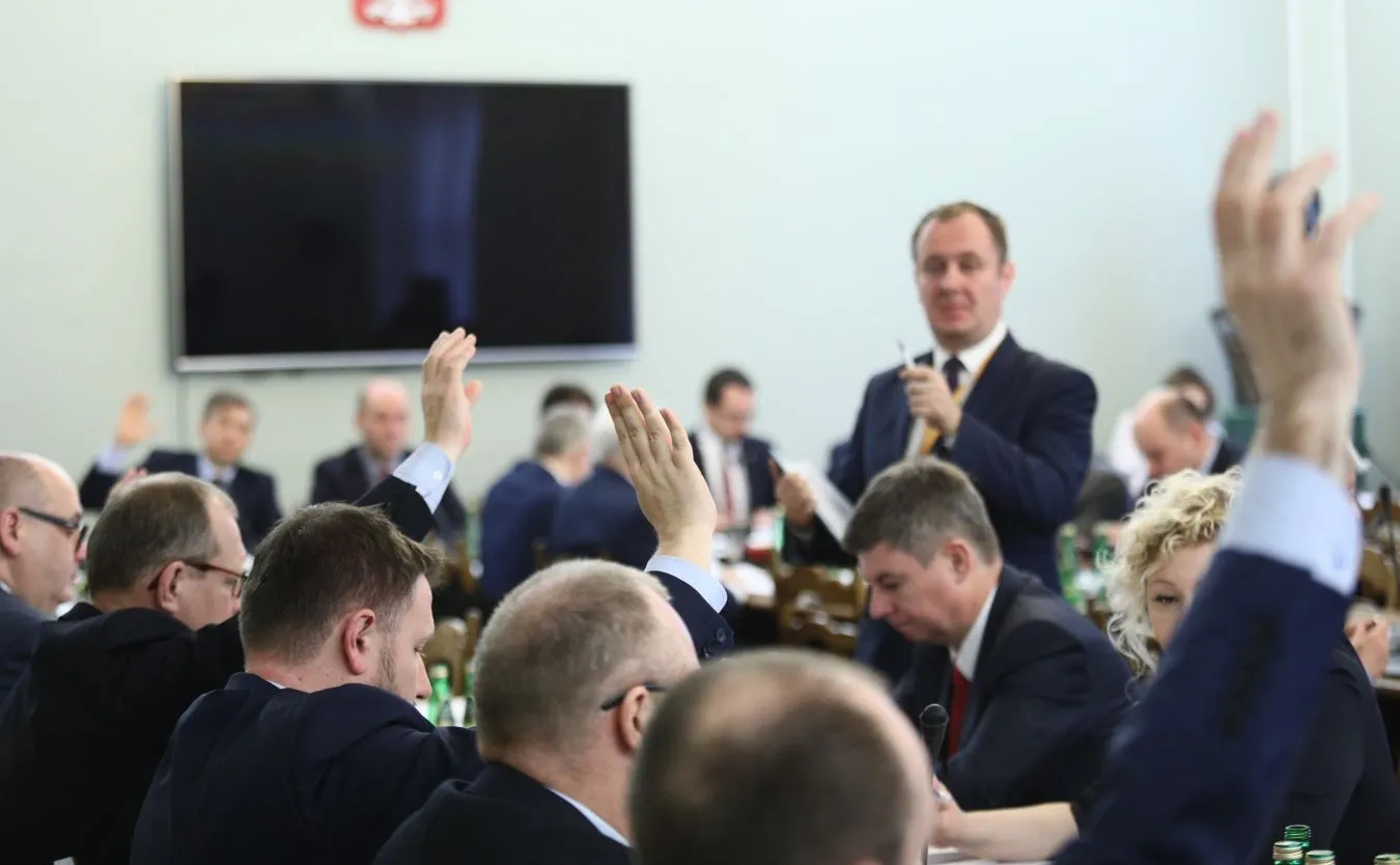 Komisja nadzwyczajna