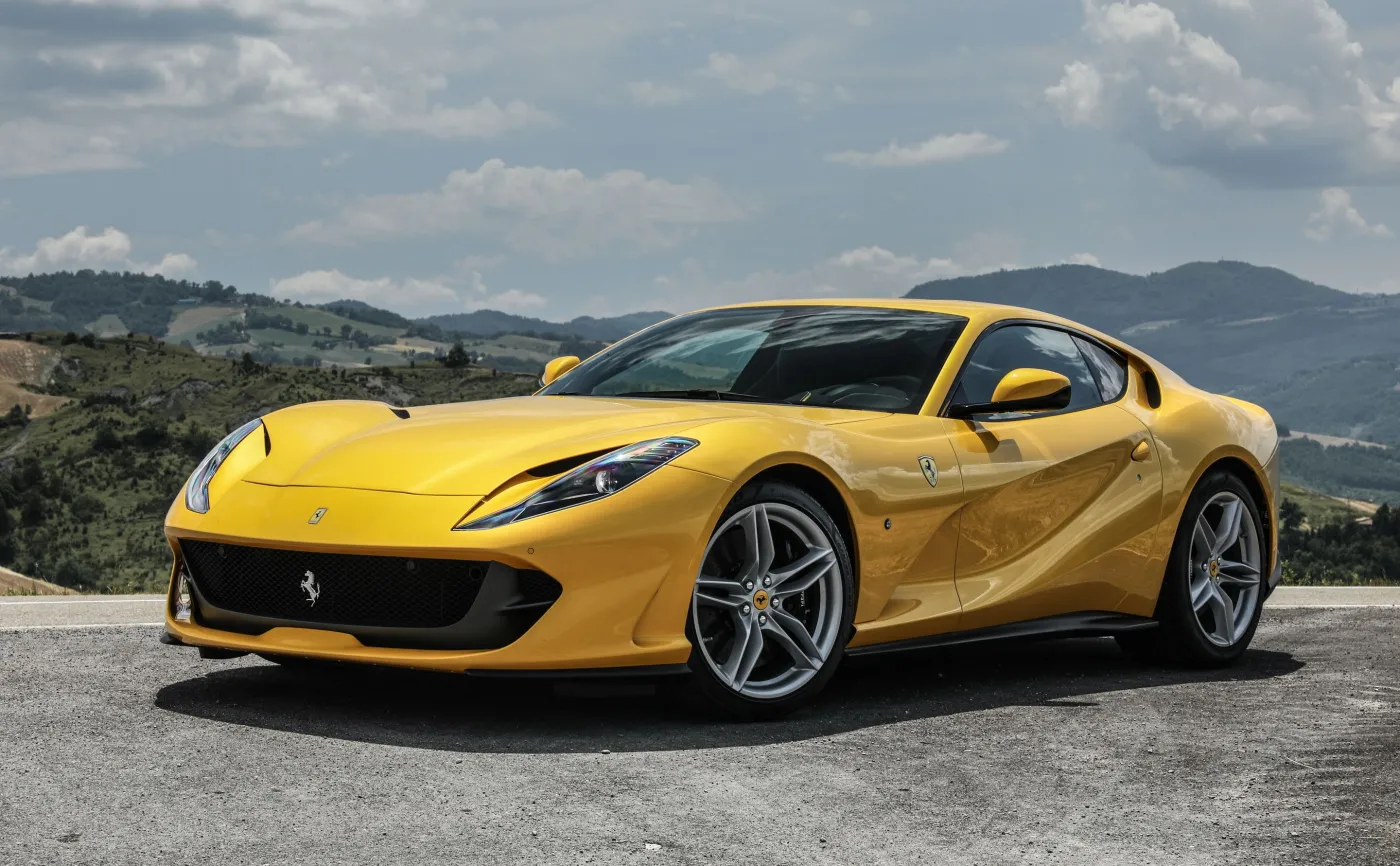 11020431-ferrari-812-superfast.jpg