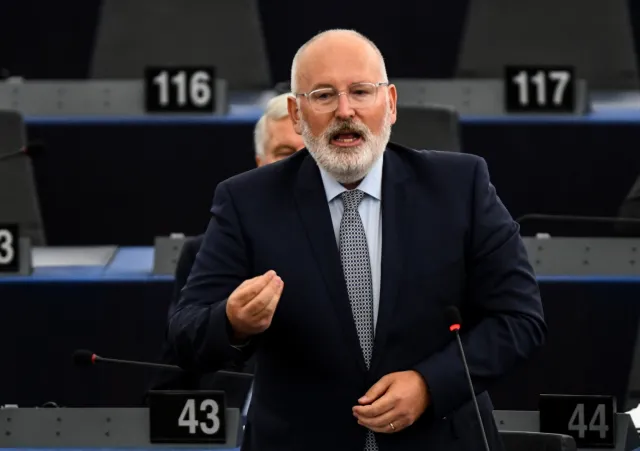 Burzliwa debata w PE o praworządności w Polsce. Timmermans potwierdził, że KE wystąpiła o kolejny krok w procedurze art. 7