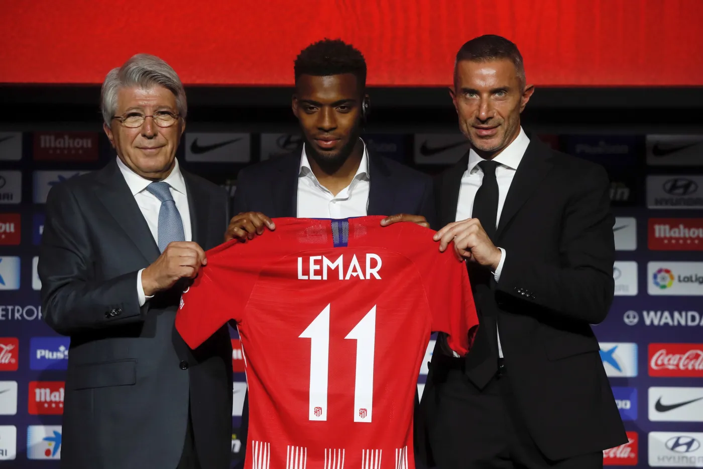 Thomas Lemar (w środku)
