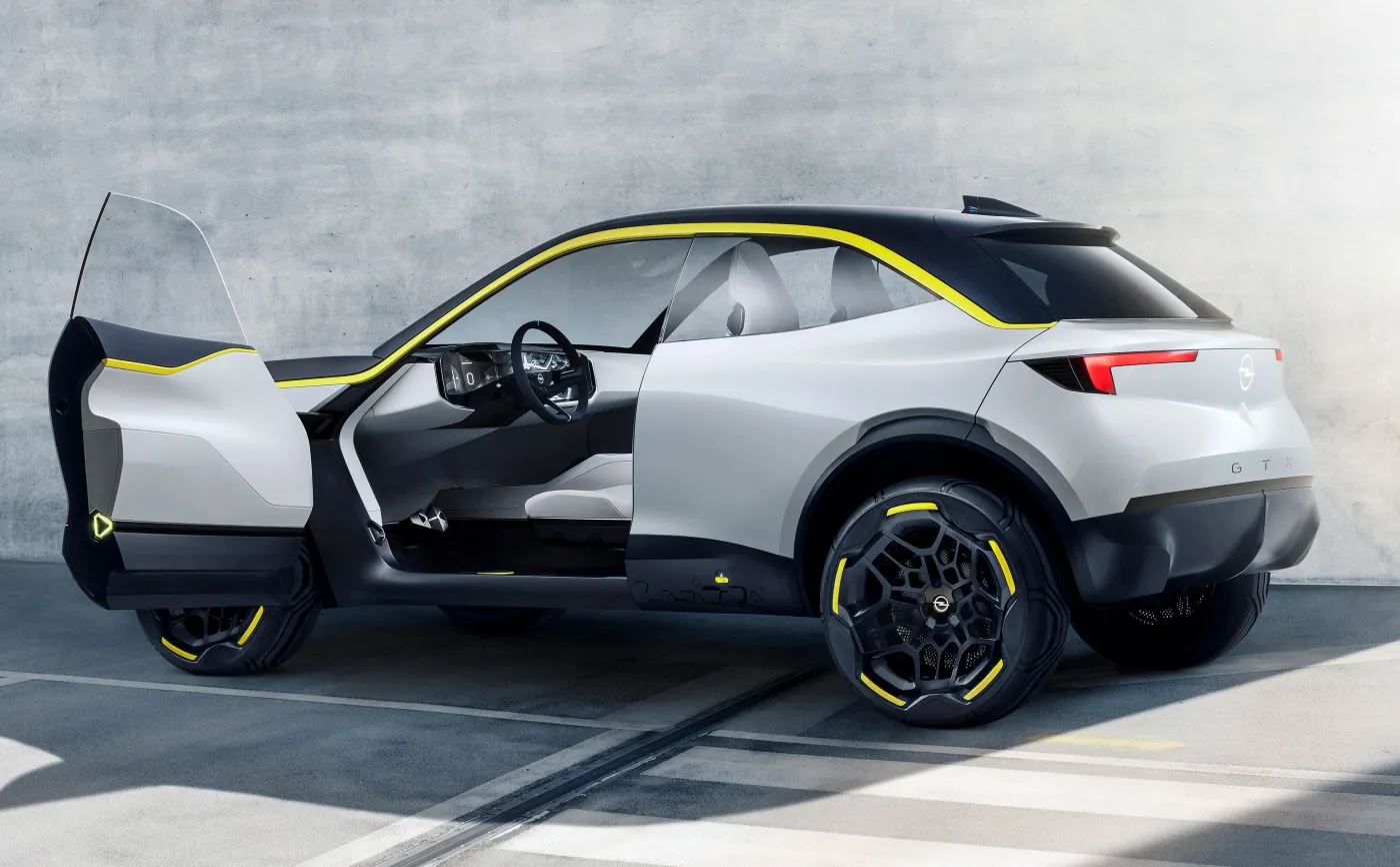 11310391-opel-gt-x-experimental.jpg