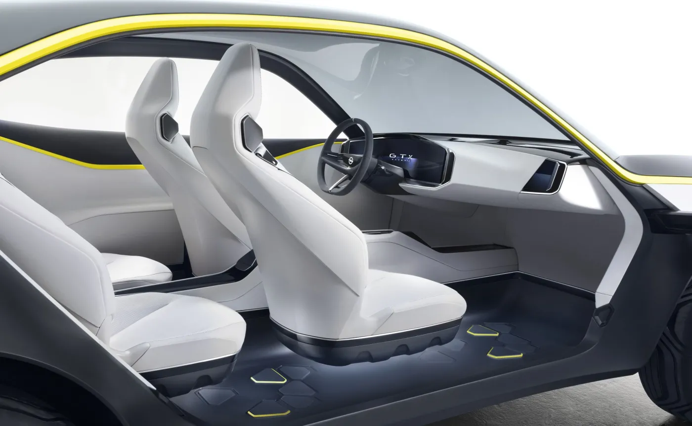 11310469-opel-gt-x-experimental.jpg