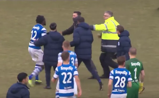 Kibice pobili piłkarzy