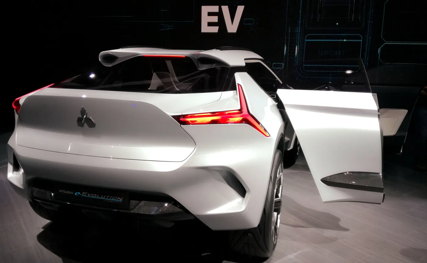 10839230-mitsubishi-e-evolution.jpg