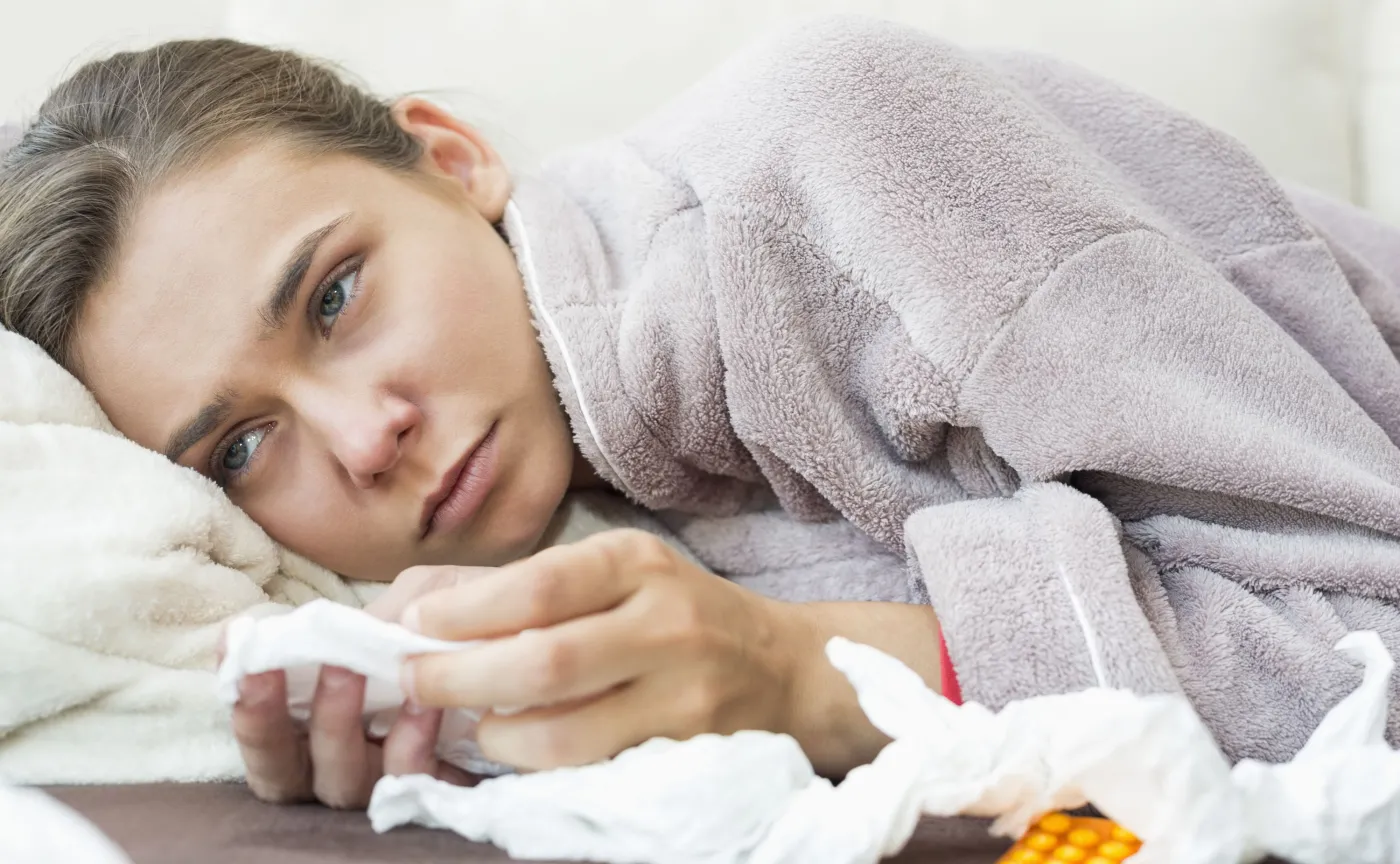 Kobieta chora na grypę