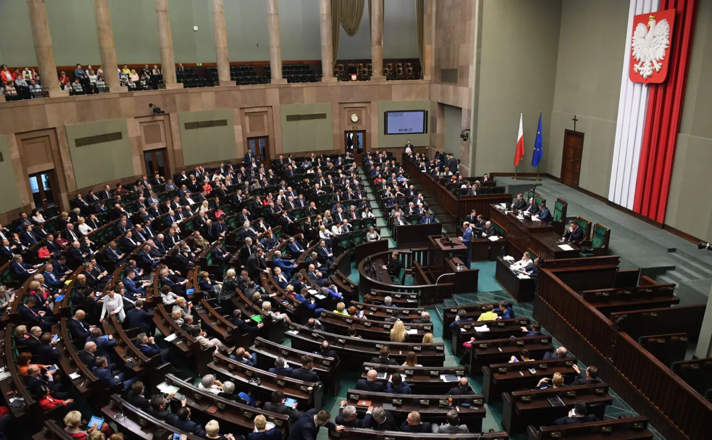 Sejm zmienił ustawy o KRS, SN i sądach powszechnych. Nowelizacja trafi na biurko prezydenta
