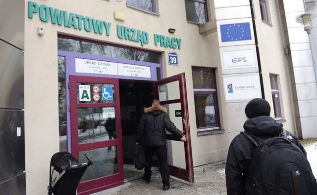 "Nie płać pośrednikom". Rusza akcja namawiająca Ukraińców do szukania legalnej pracy w Polsce