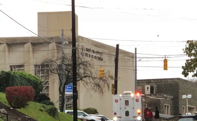 Najstarsza z ofiar miała 97 lat. Strzelanina trwała 20 minut. Szczegóły ataku na synagogę w Pittsburghu