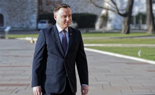 Rzecznik prezydenta tłumaczy wizytę głowy państwa na cmentarzu w Nowym Sączu: Z całą pewnością nie jest to kampania wyborcza