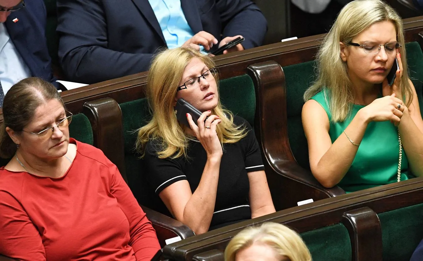 Iwona Arent (w środku)