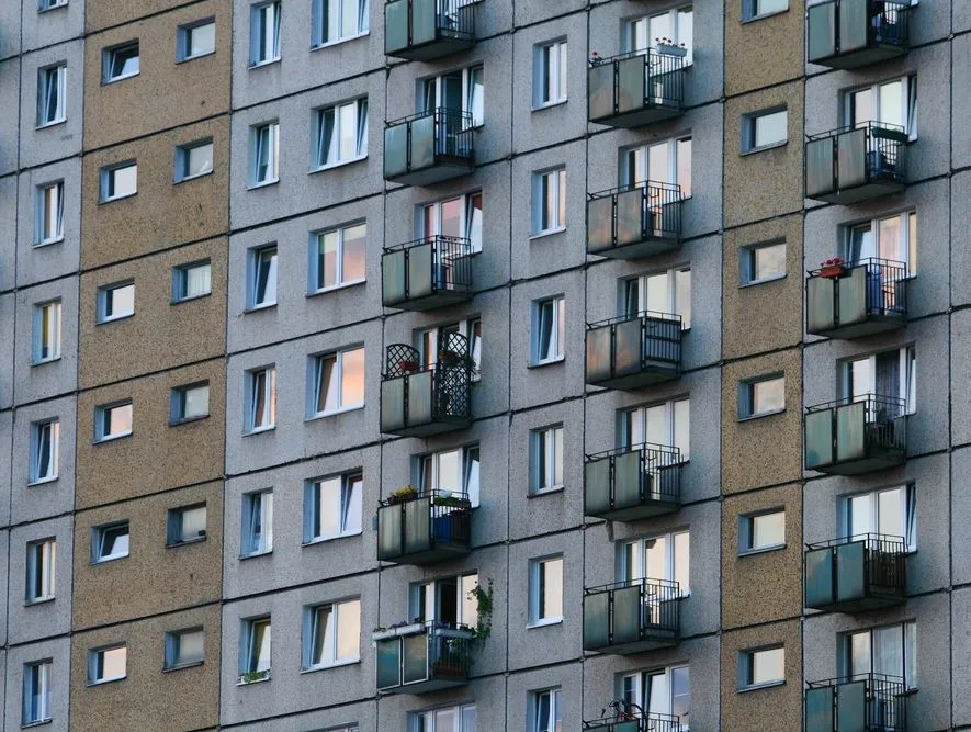 Chcesz kupić tanie mieszkanie? Pokochaj wielką płytę