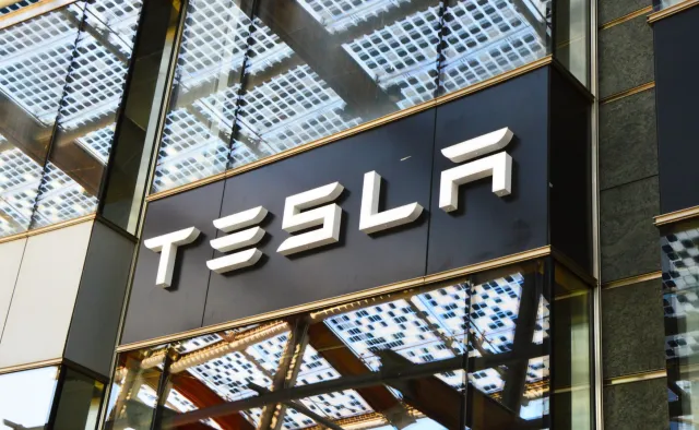 Musk na celowniku amerykańskiego nadzoru giełdowego. Za tweeta o akcjach Tesli