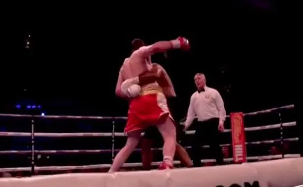 Kash Ali ugryzł rywala