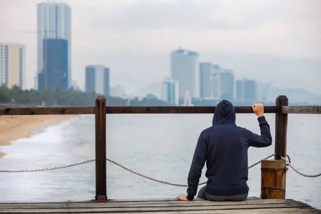 Trudy emigracji mogą prowadzić do dramatów? Zbrodnia, której dokonał Polak na wyspie Jersey, zaszokowała świat