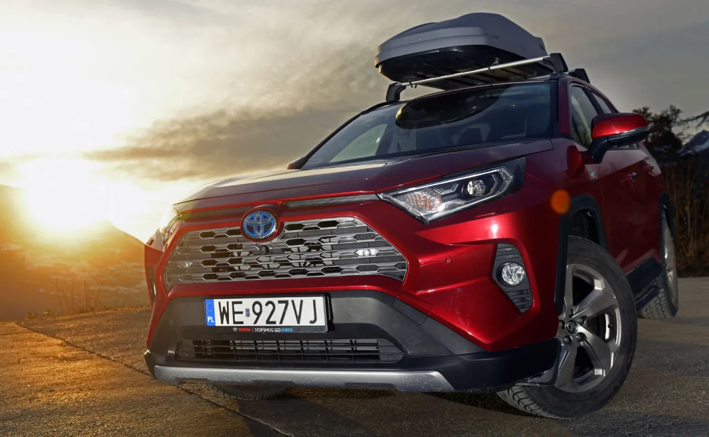 12310204-large-toyota-rav4-24.jpg
