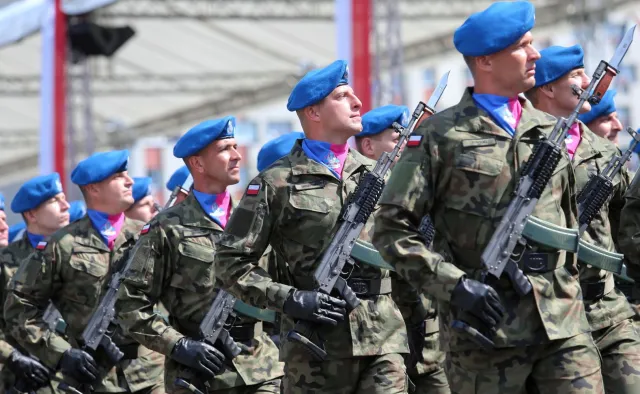 "Wierni Polsce". Uroczysta defilada przeszła ulicami Katowic [GALERIA]